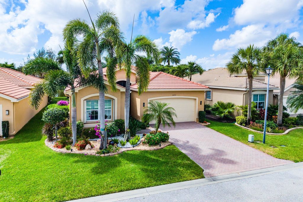 Photo of 10797 Carmelcove Circle, Boynton Beach, FL 33473 (MLS # R11169156)
