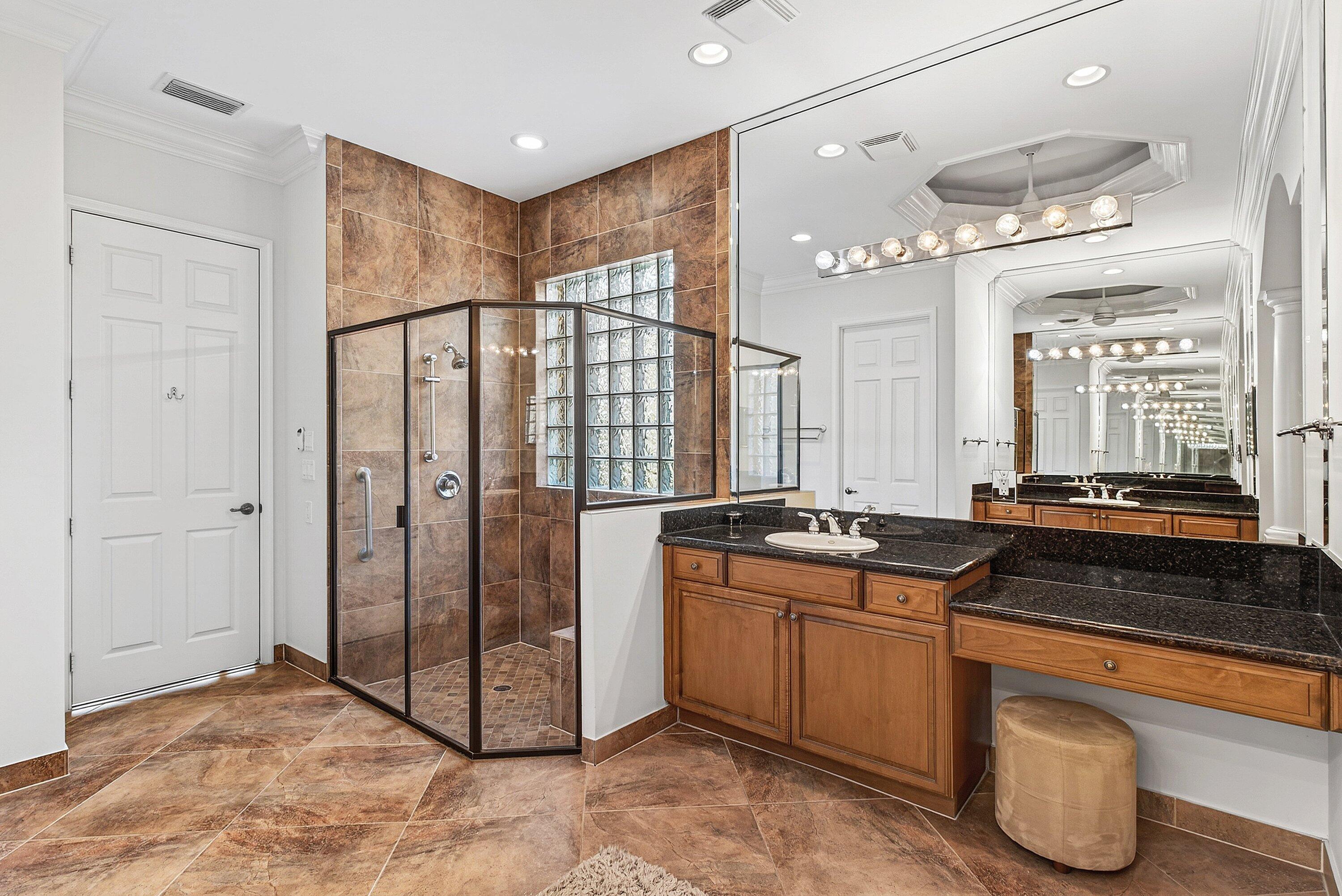 VALENCIA RESERVE - Residential