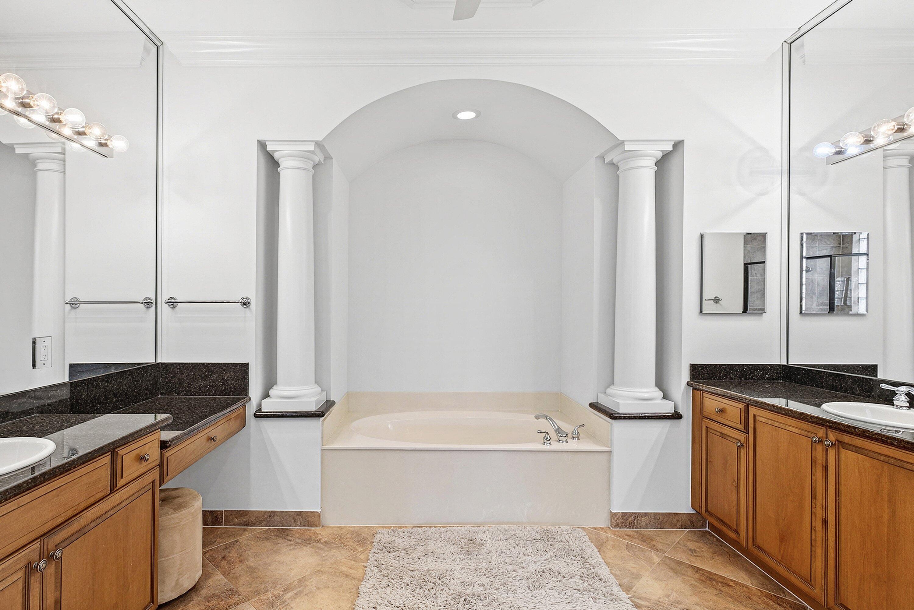 VALENCIA RESERVE - Residential