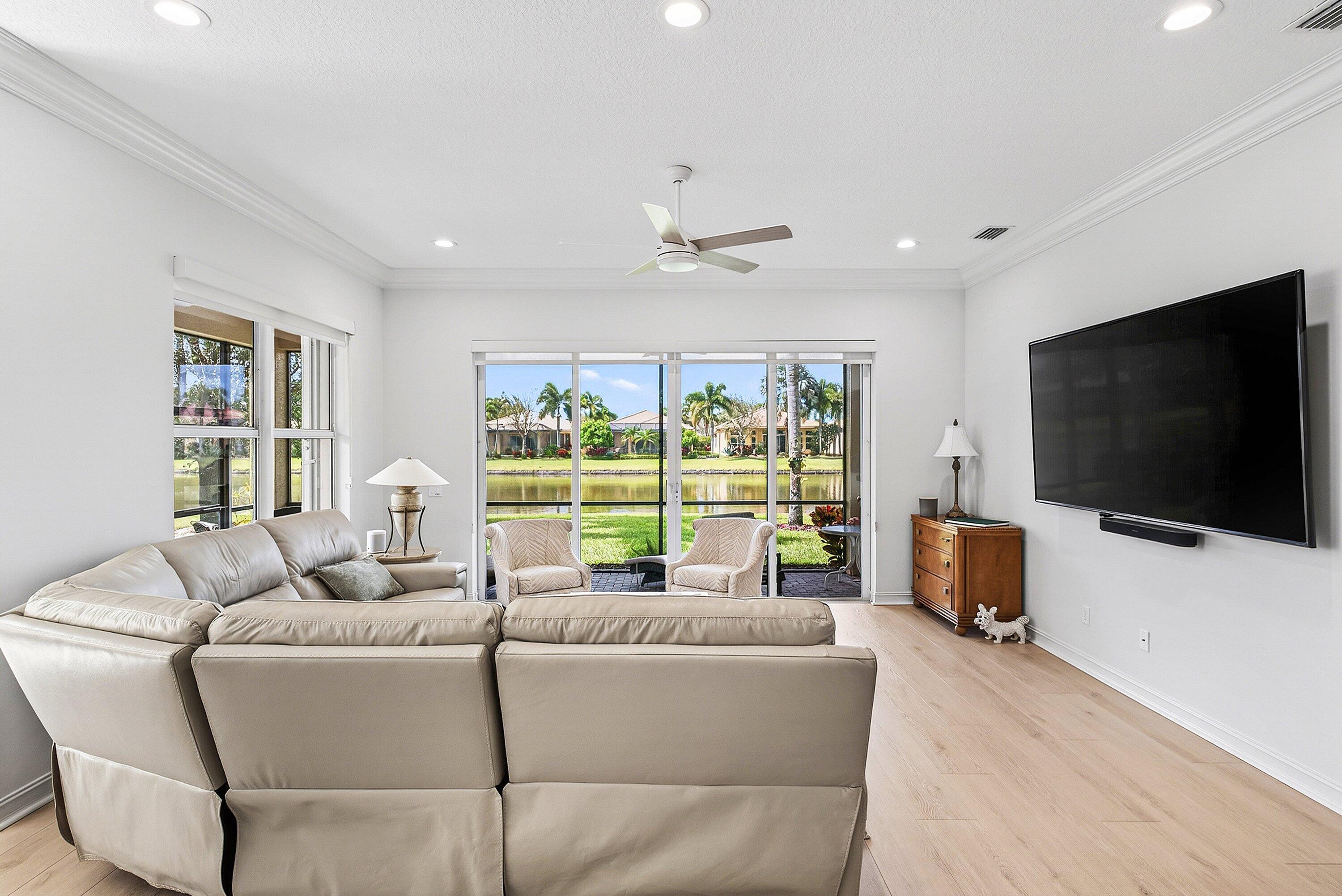 VALENCIA RESERVE - Residential