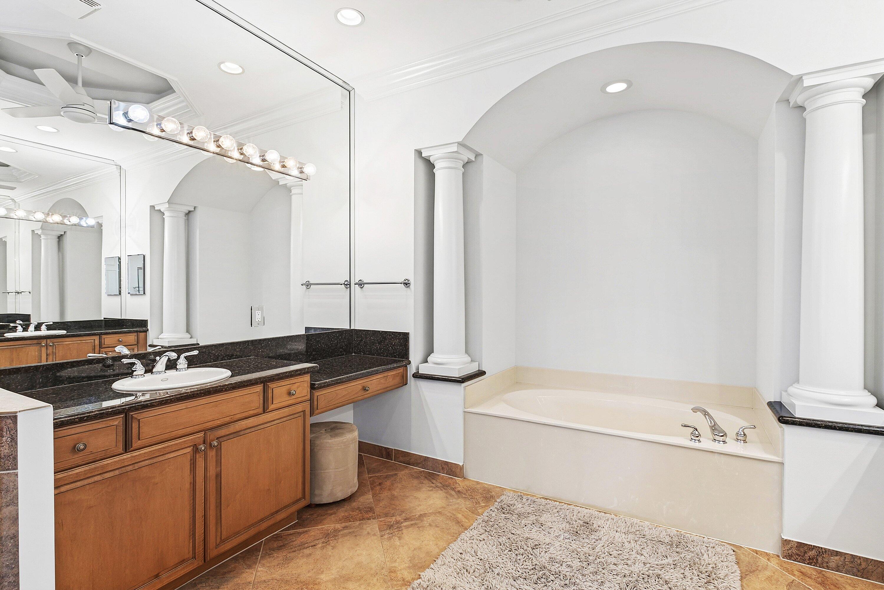 VALENCIA RESERVE - Residential