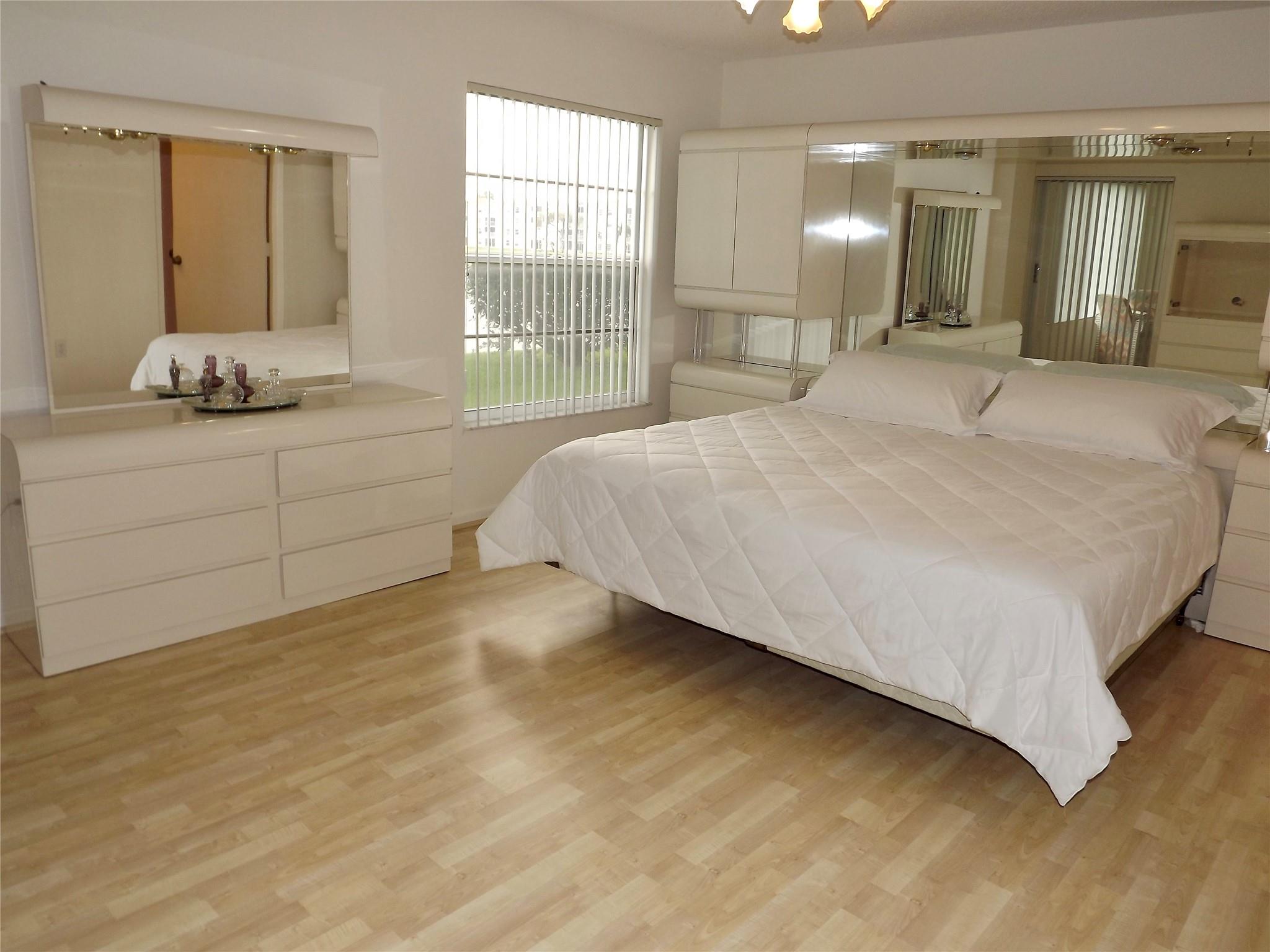 Huntington Pointe - Residential
