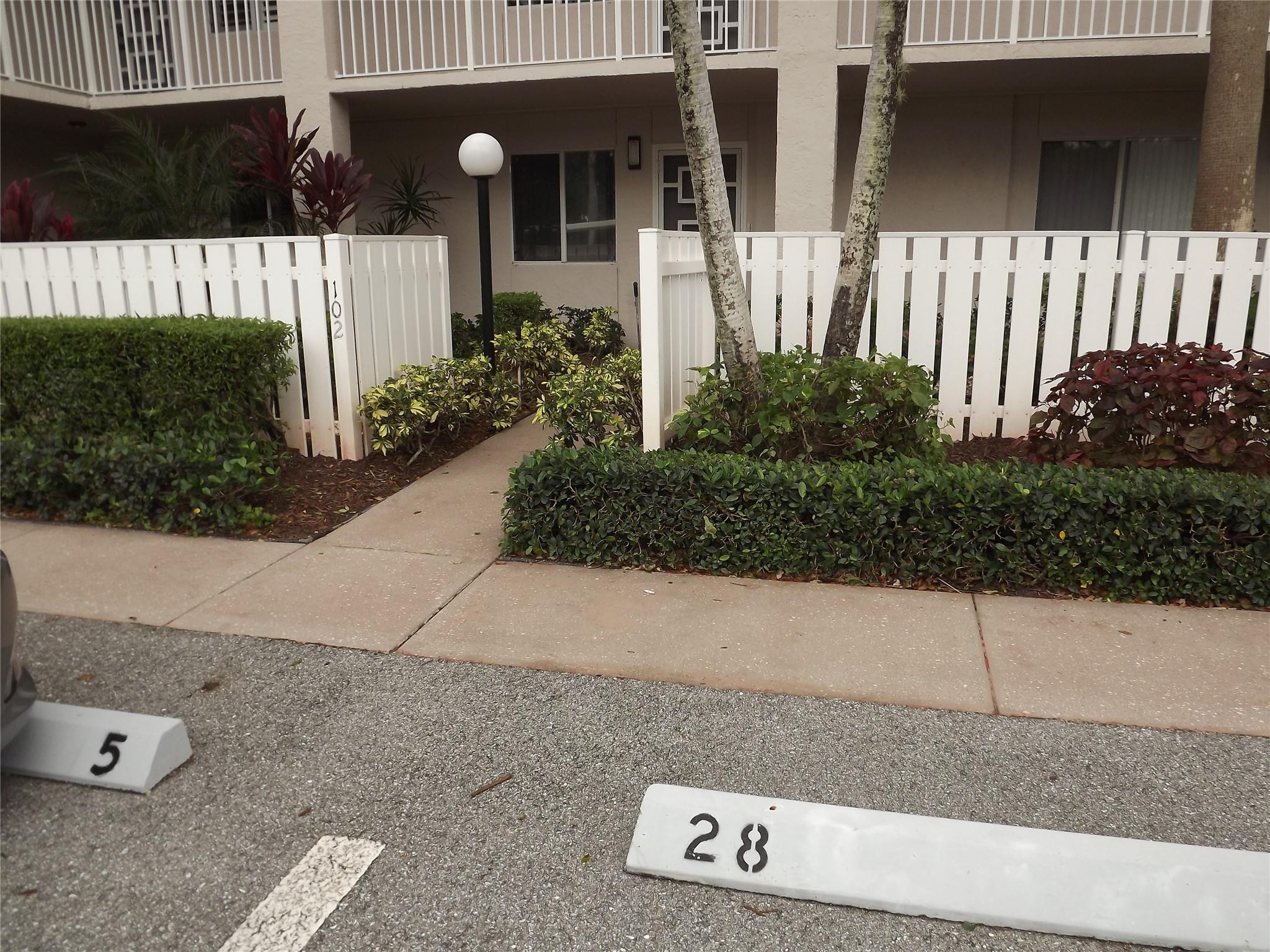 Huntington Pointe - Residential