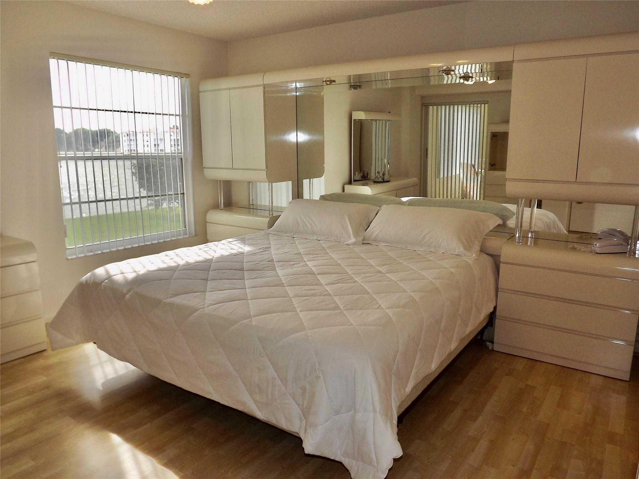 Huntington Pointe - Residential
