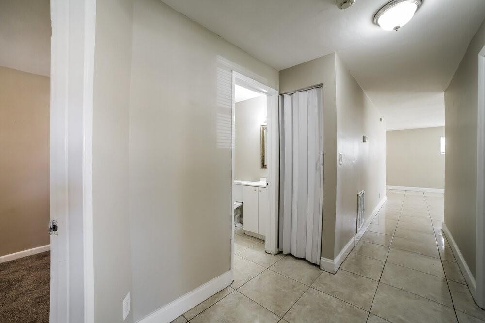 Royal Palms Park 49-8 B - Residential Lease