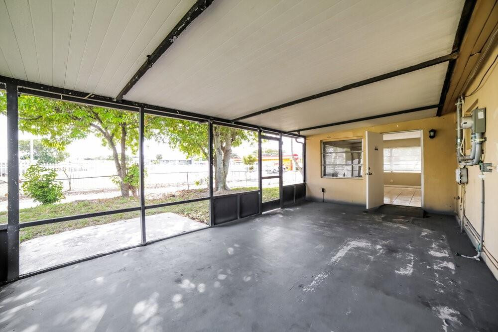 Royal Palms Park 49-8 B - Residential Lease
