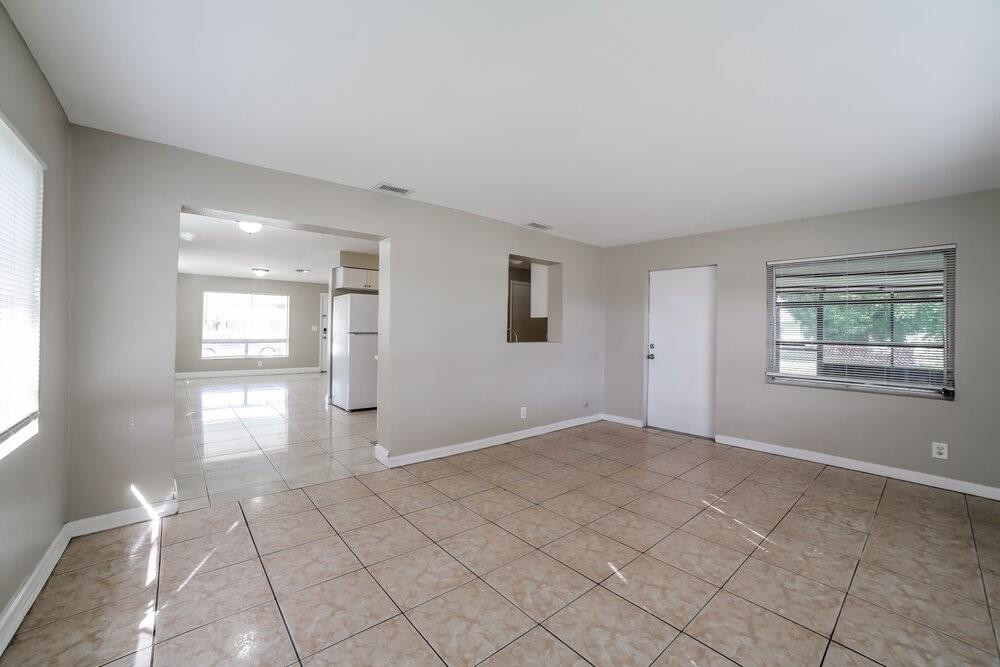 Royal Palms Park 49-8 B - Residential Lease