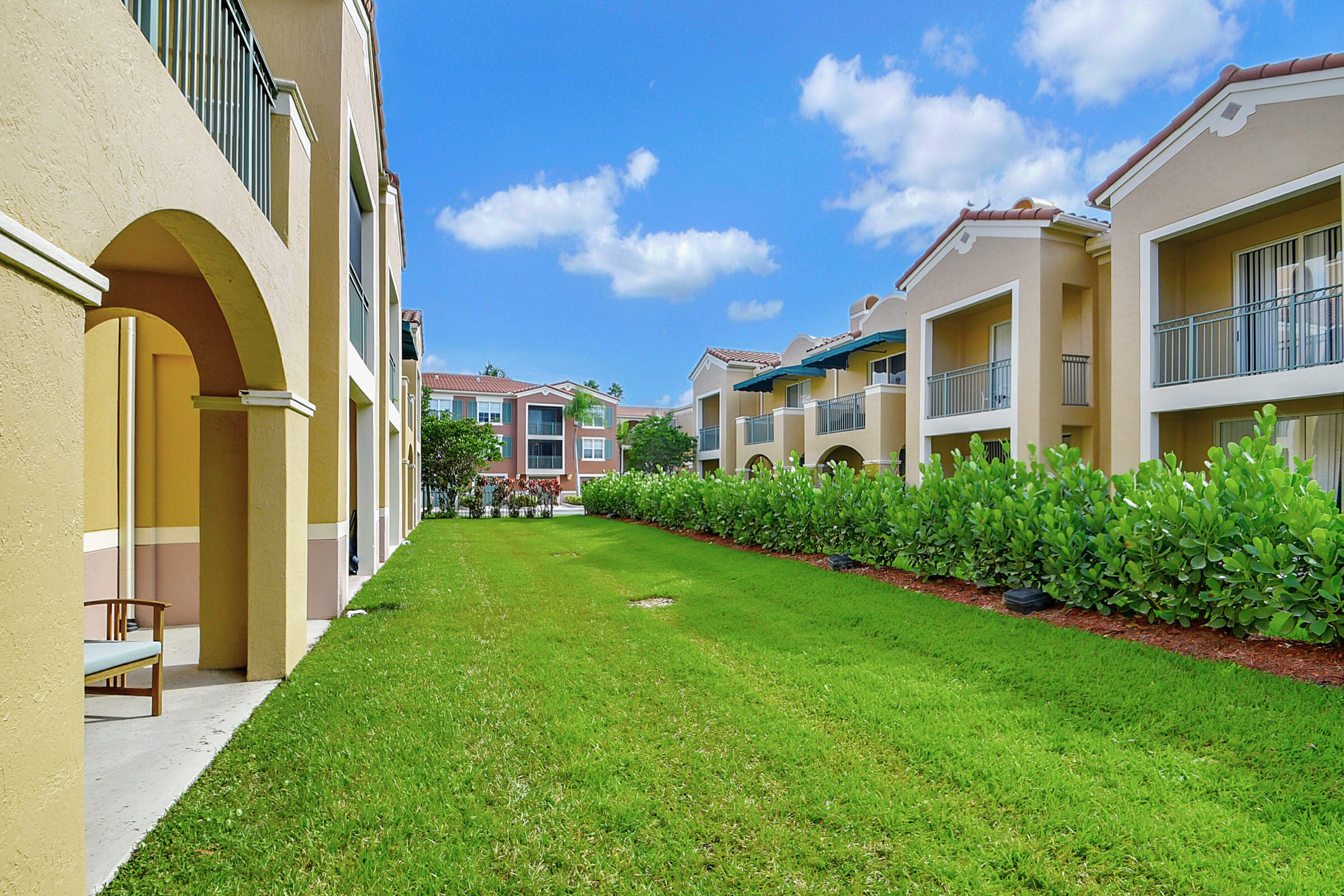 ST ANDREWS AT POLO CLUB CONDO - Residential Lease
