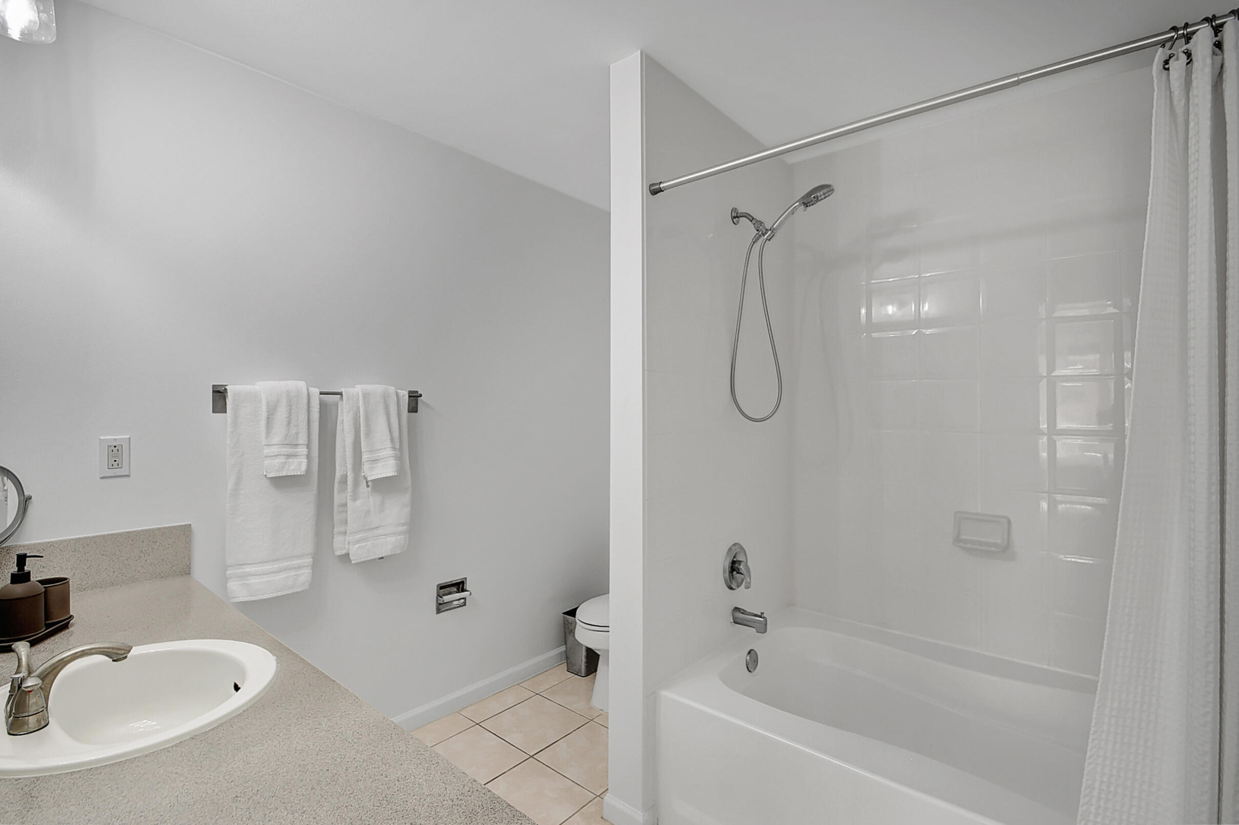 ST ANDREWS AT POLO CLUB CONDO - Residential Lease