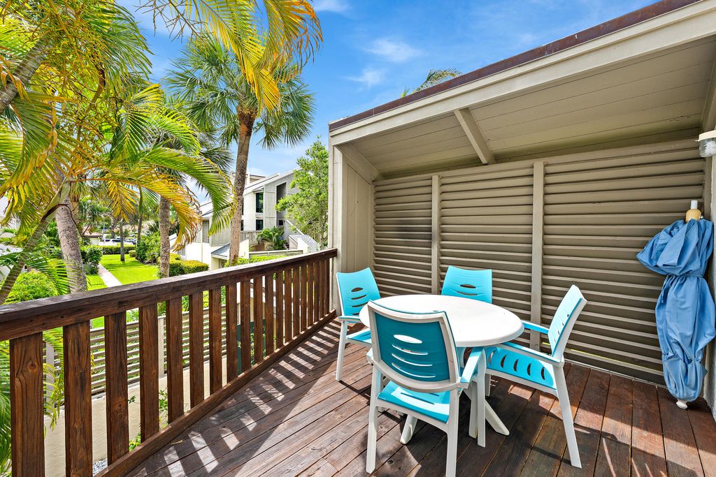 Photo of 1605 U.s. 1 #13g, Jupiter, FL 33477 (MLS # B26050153)
