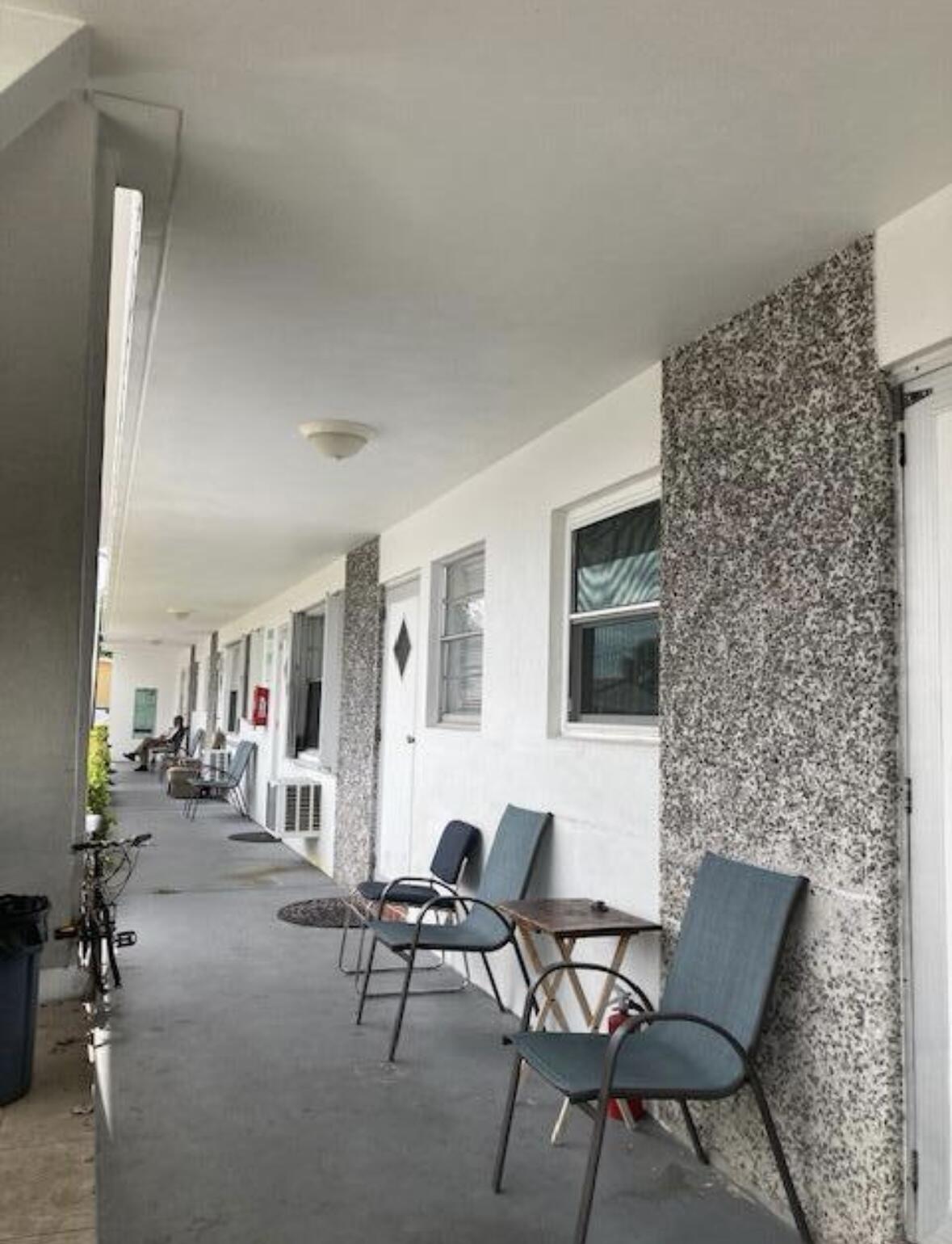 View photos, virtual tours, details... 602 N H Street 1a