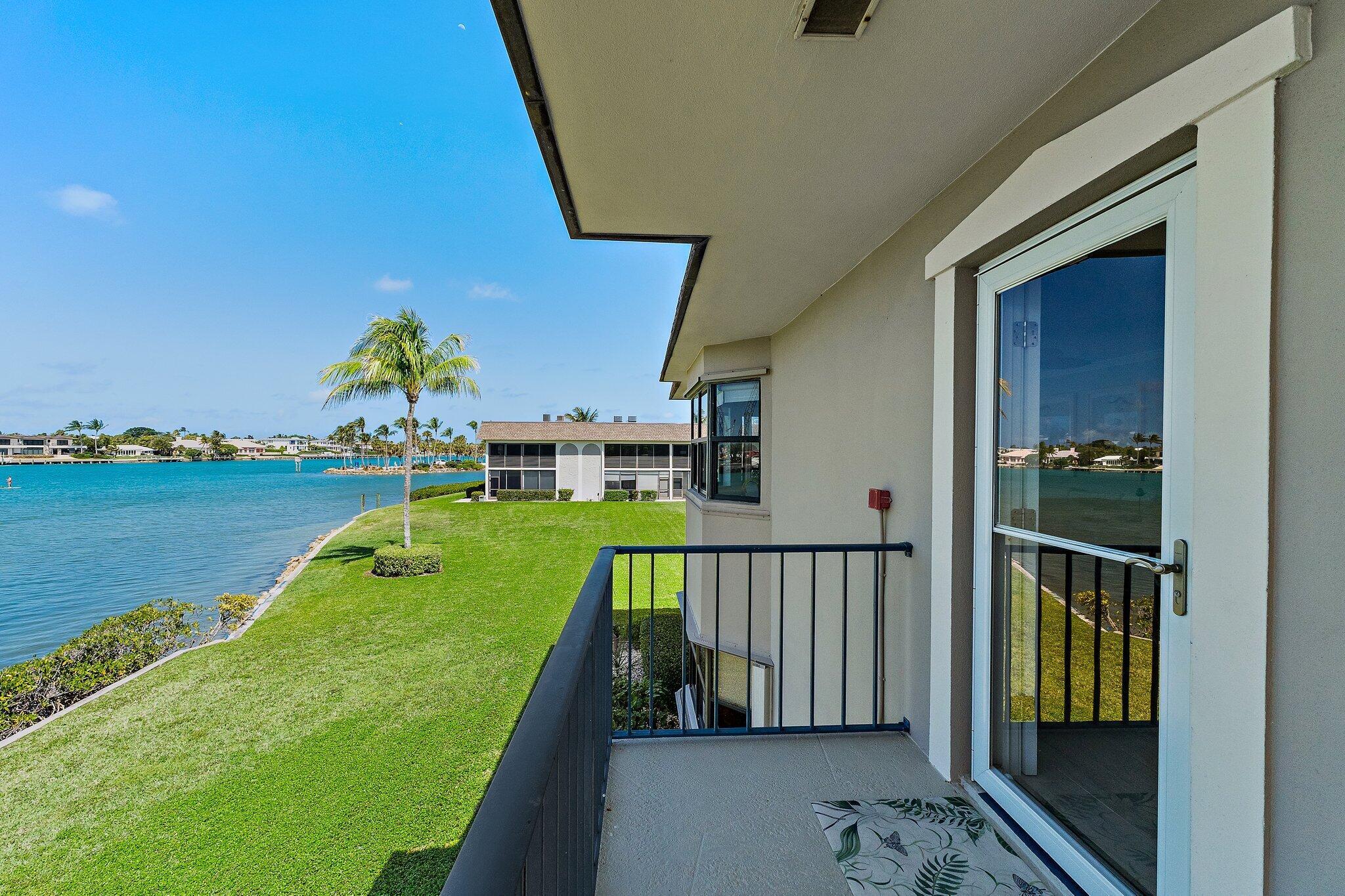 755 Saturn Street I 208