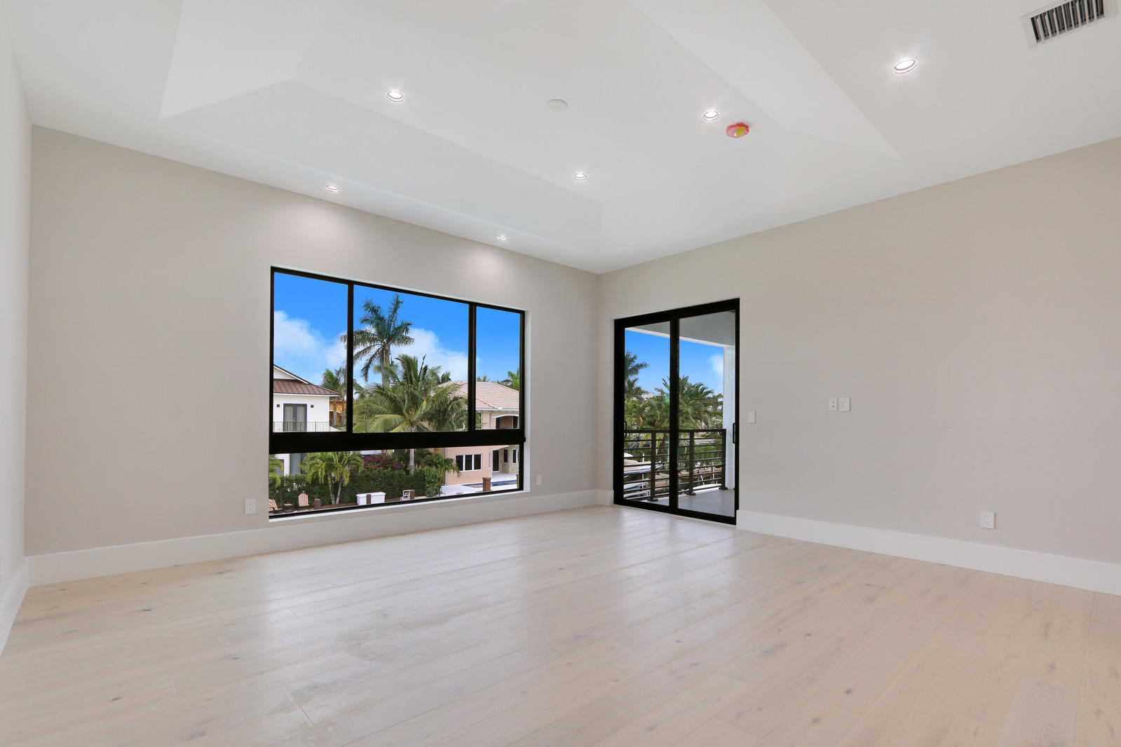 BOCA HARBOUR - Residential