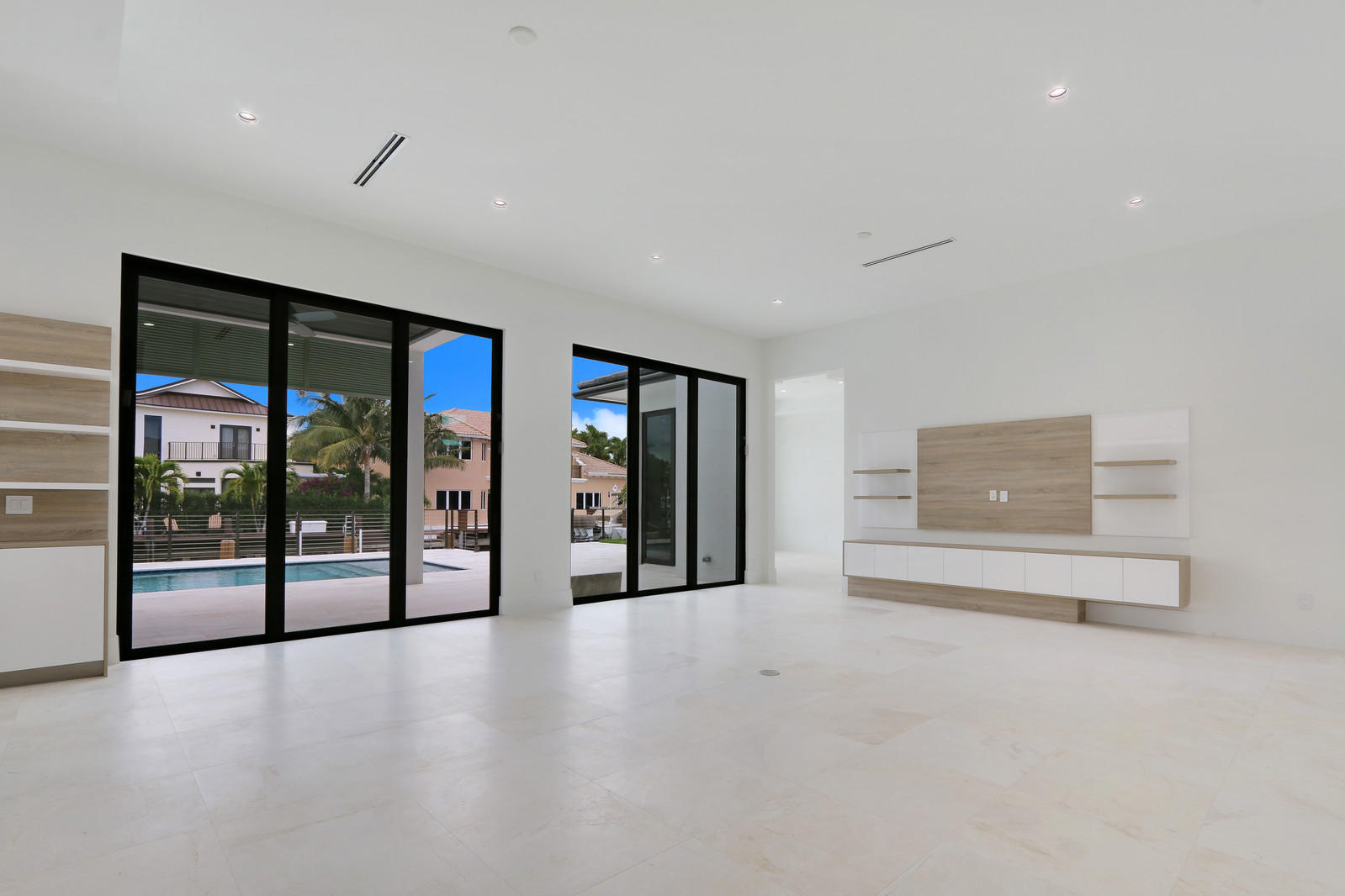 BOCA HARBOUR - Residential