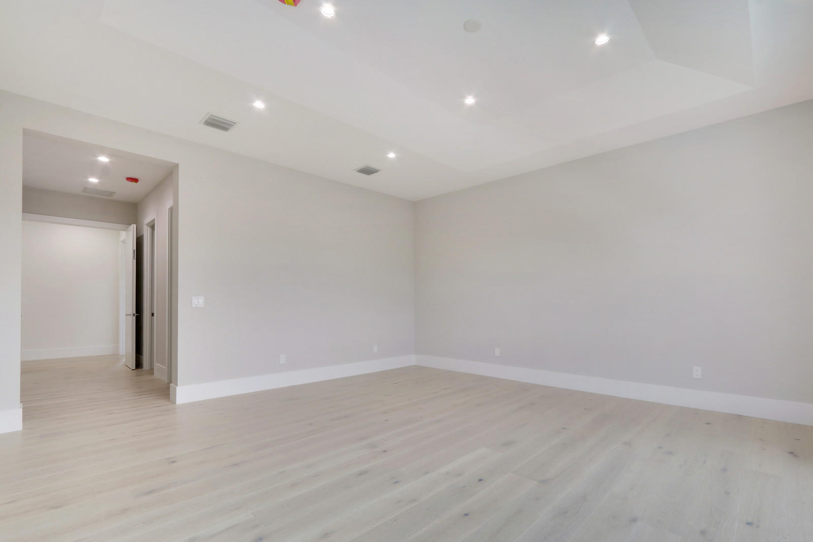 BOCA HARBOUR - Residential