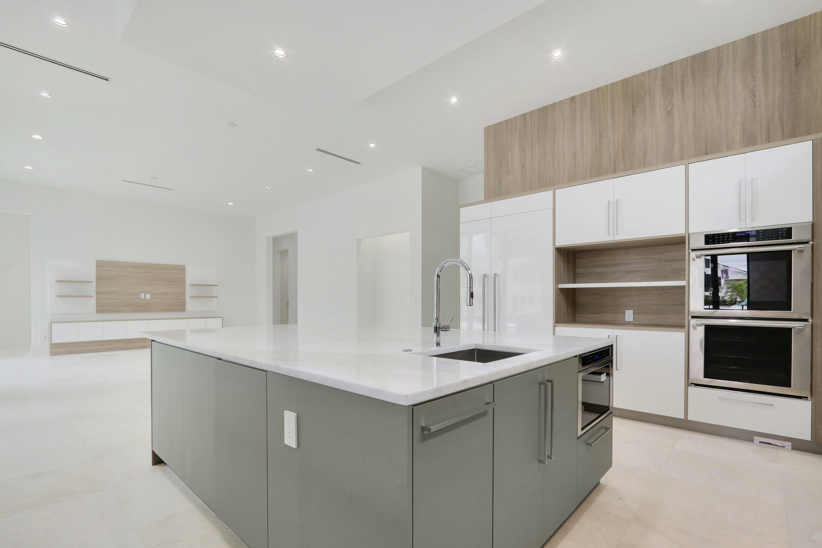 BOCA HARBOUR - Residential