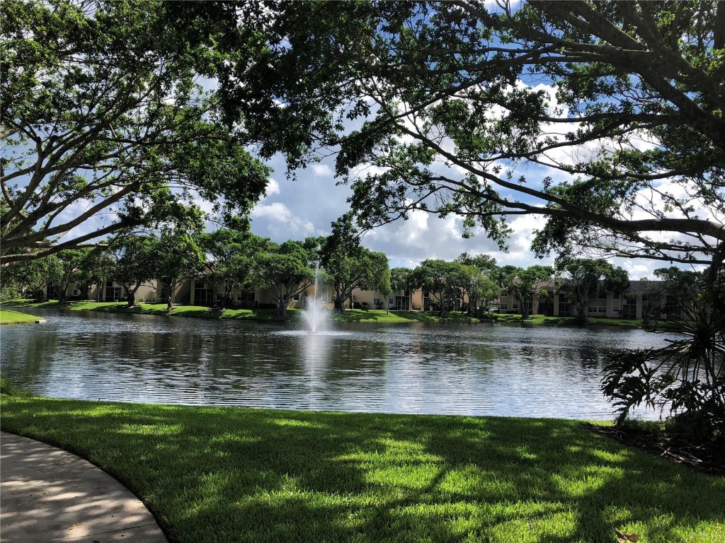 Waters Edge At Deerfield - Residential