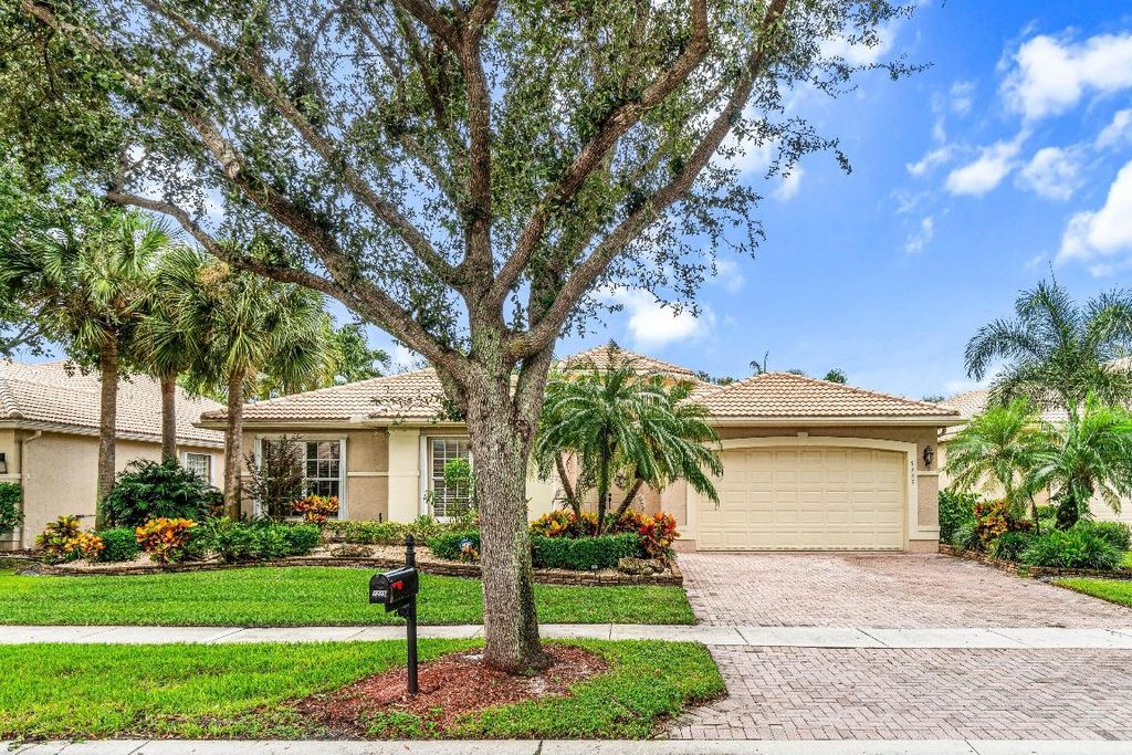 Photo of 7339 Greenport Cove, Boynton Beach, FL 33437 (MLS # R11128222)