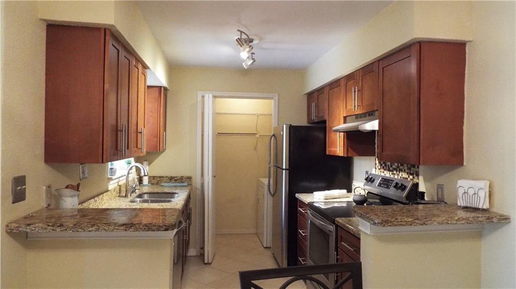 SAVANNAH AT RIVERSIDE - Residential