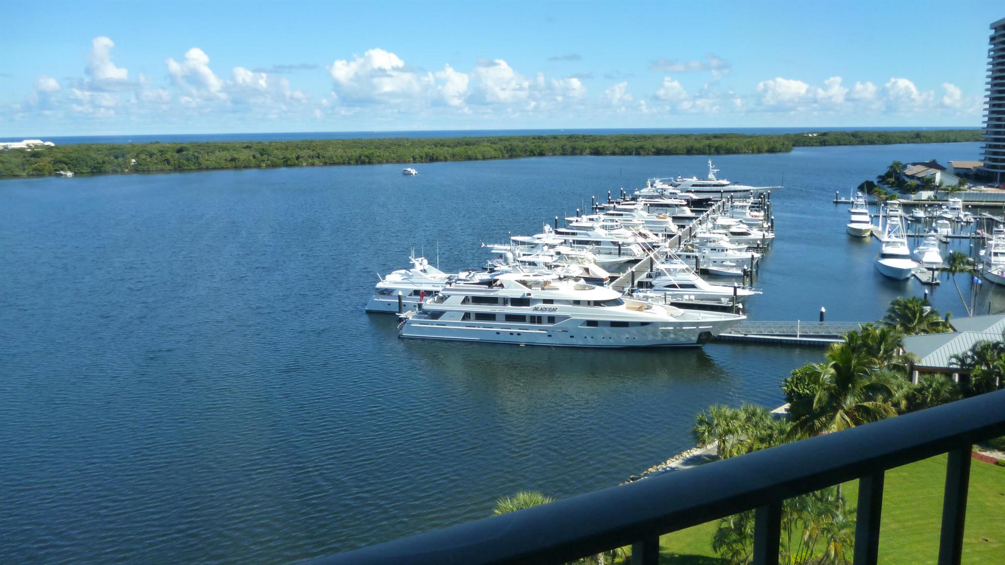 124 Lakeshore Drive 1028