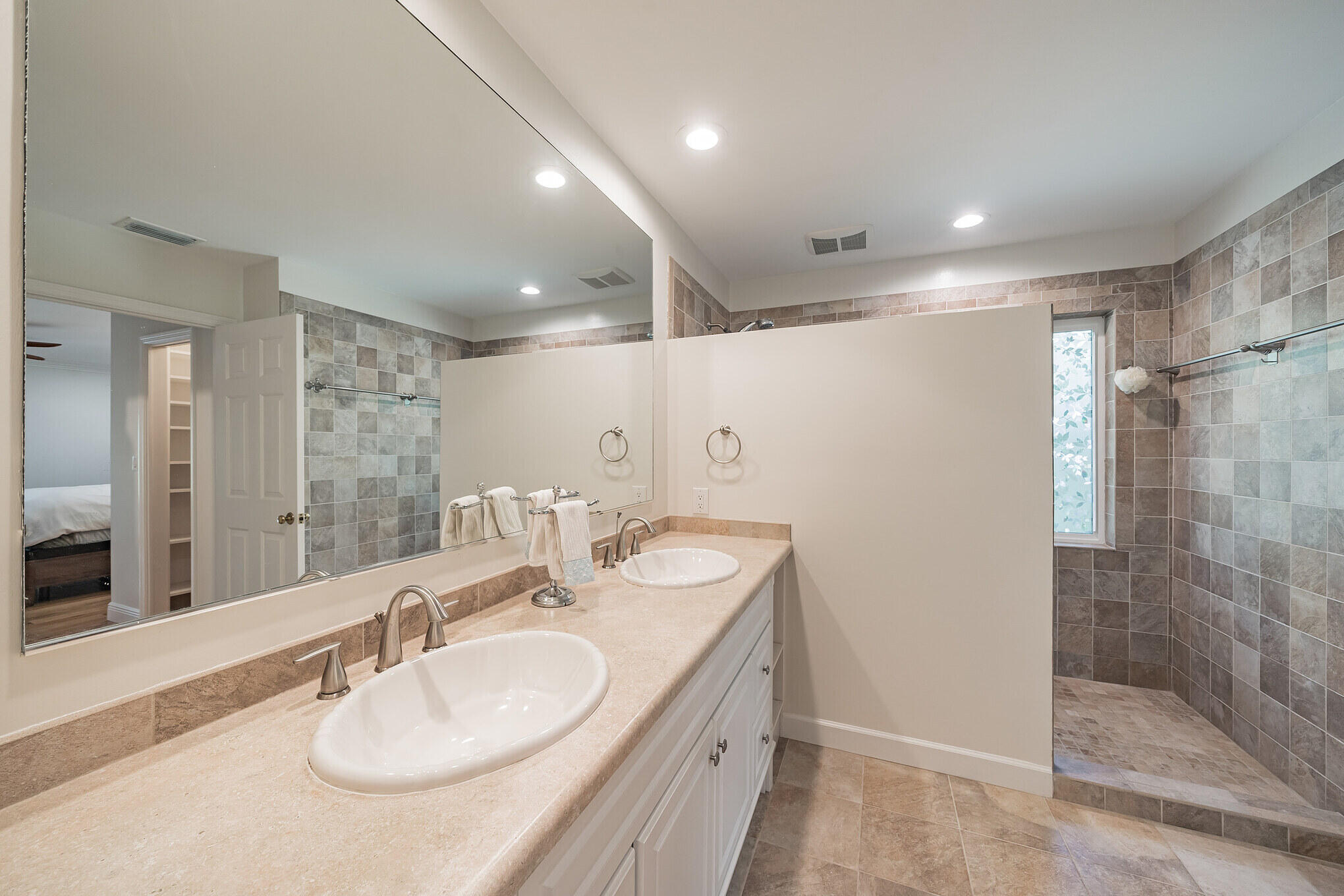 MARINER SANDS - Residential