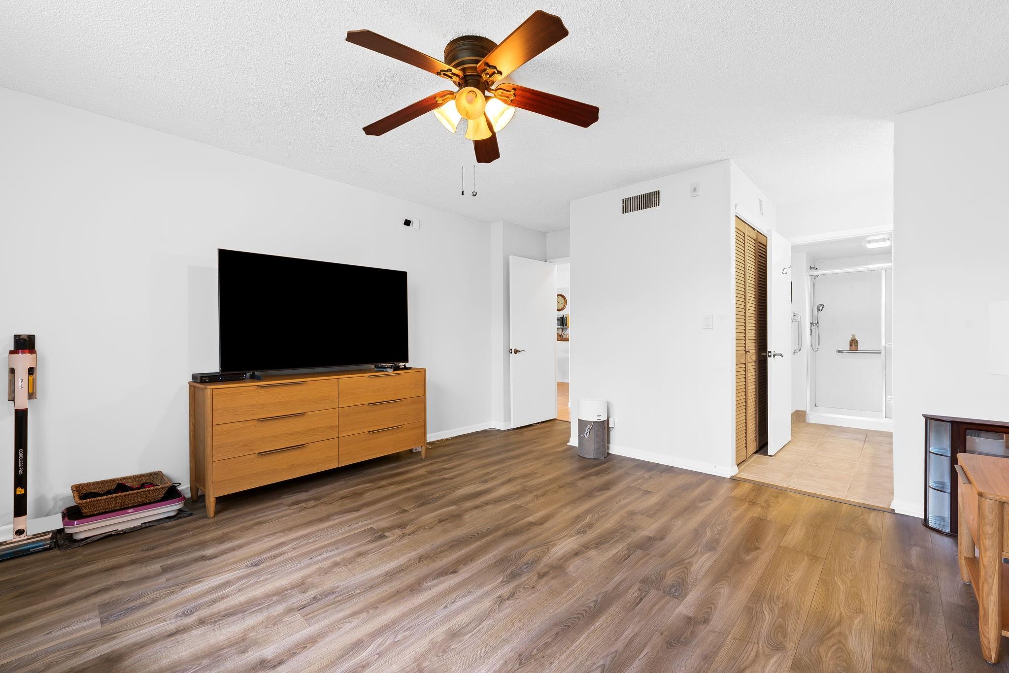 APPLEWOOD VILLAGE IV - Residential