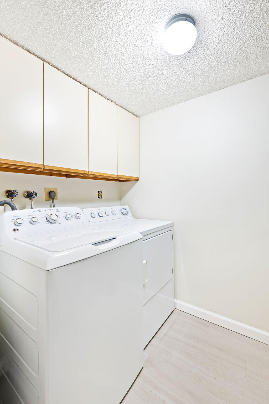 APPLEWOOD VILLAGE IV - Residential