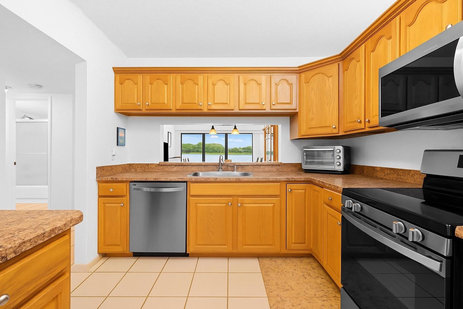 APPLEWOOD VILLAGE IV - Residential