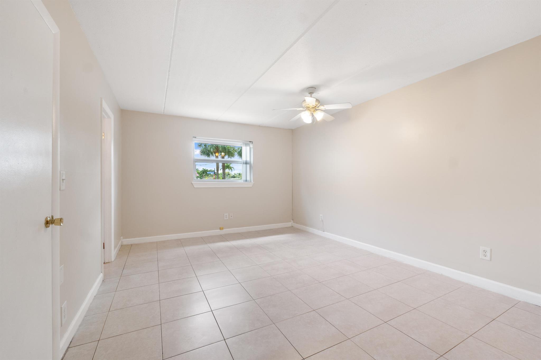 EARMAN VILLAS CONDO - Residential Lease