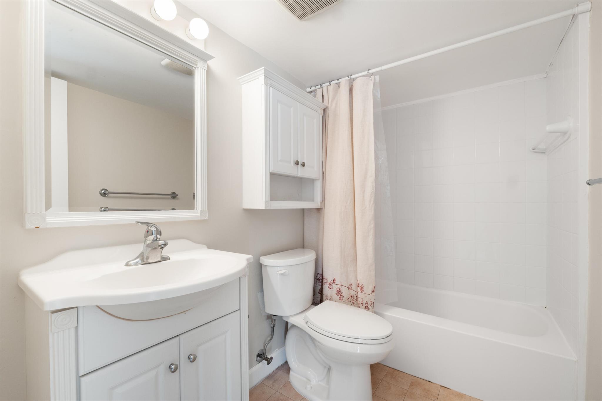 EARMAN VILLAS CONDO - Residential Lease
