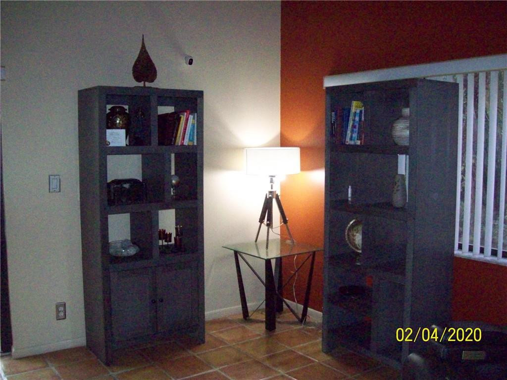 Pines of Oakland Forest W - Residential