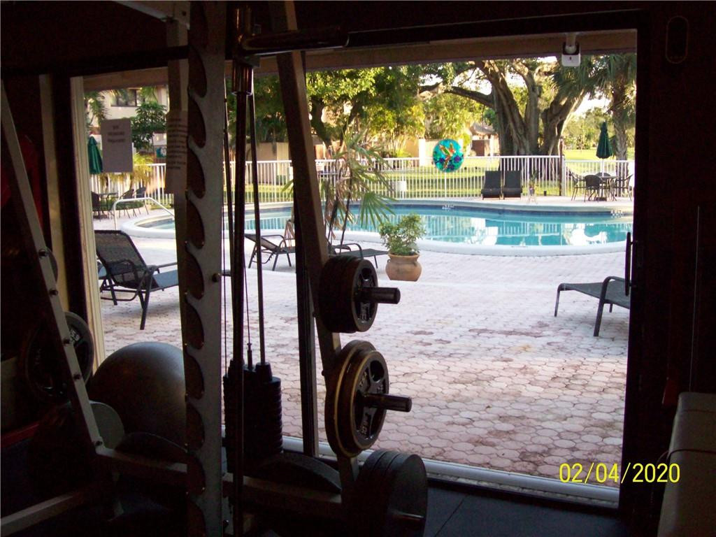 Pines of Oakland Forest W - Residential