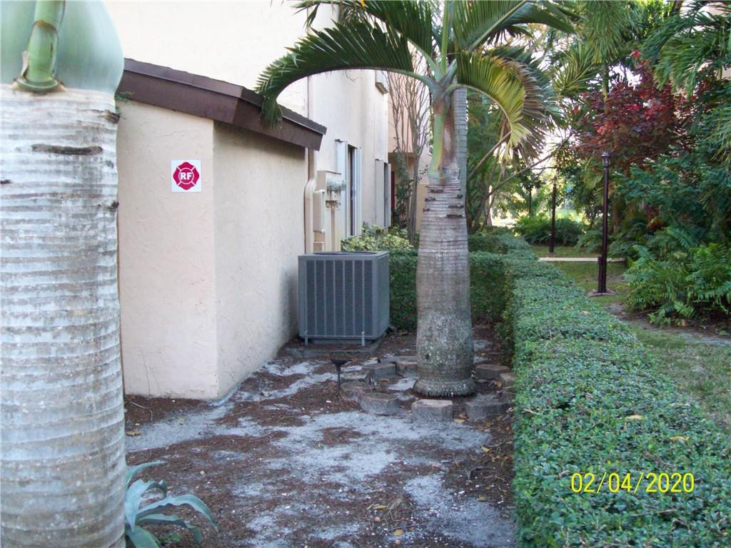 Pines of Oakland Forest W - Residential