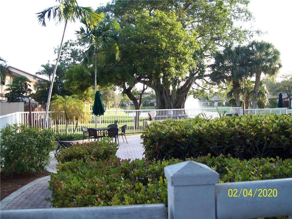 Pines of Oakland Forest W - Residential