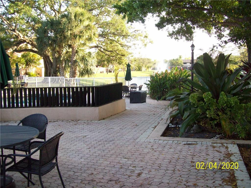 Pines of Oakland Forest W - Residential