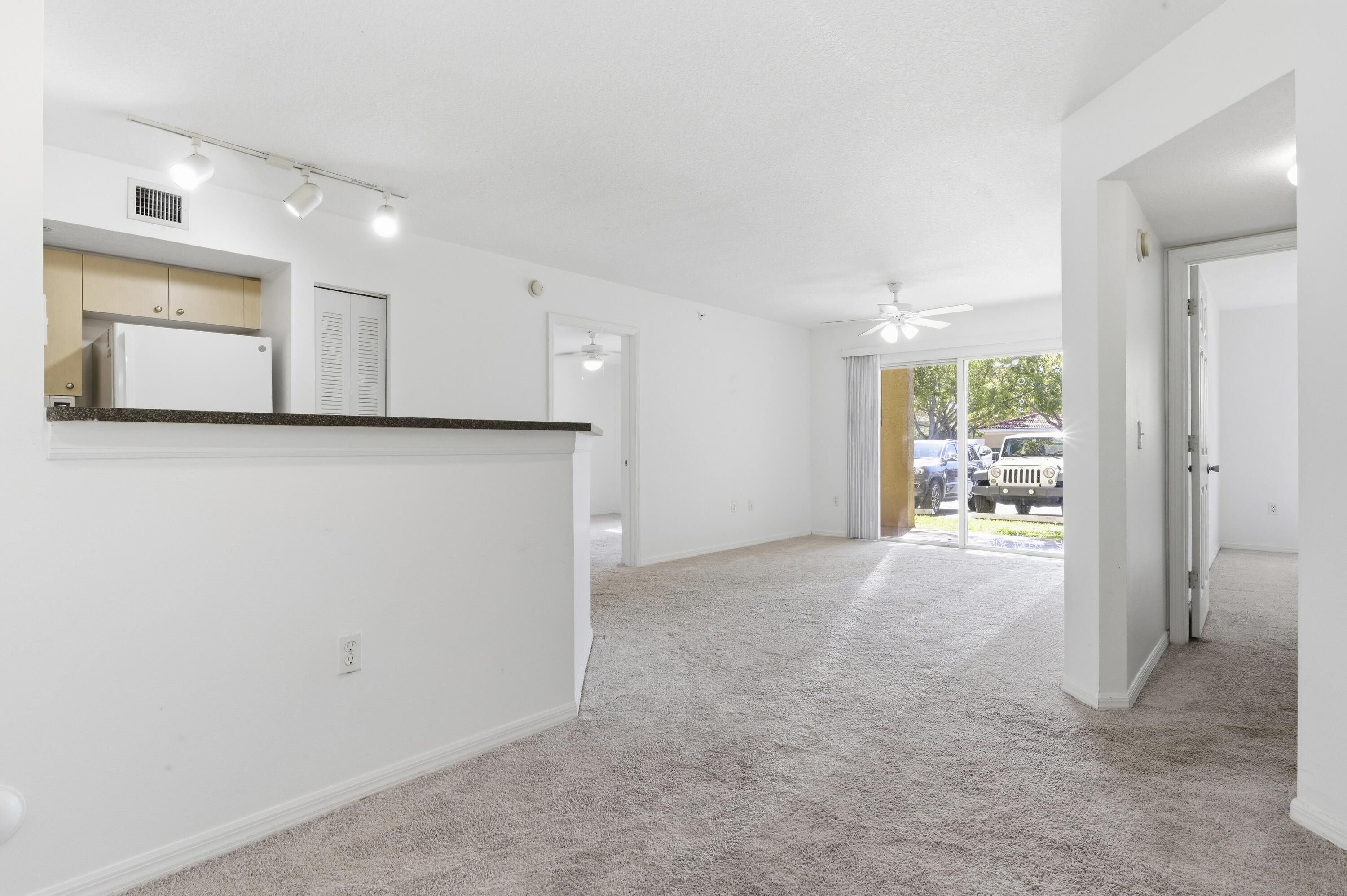 EMERALD ISLE AT LAGUNA LAKES CONDO - Residential