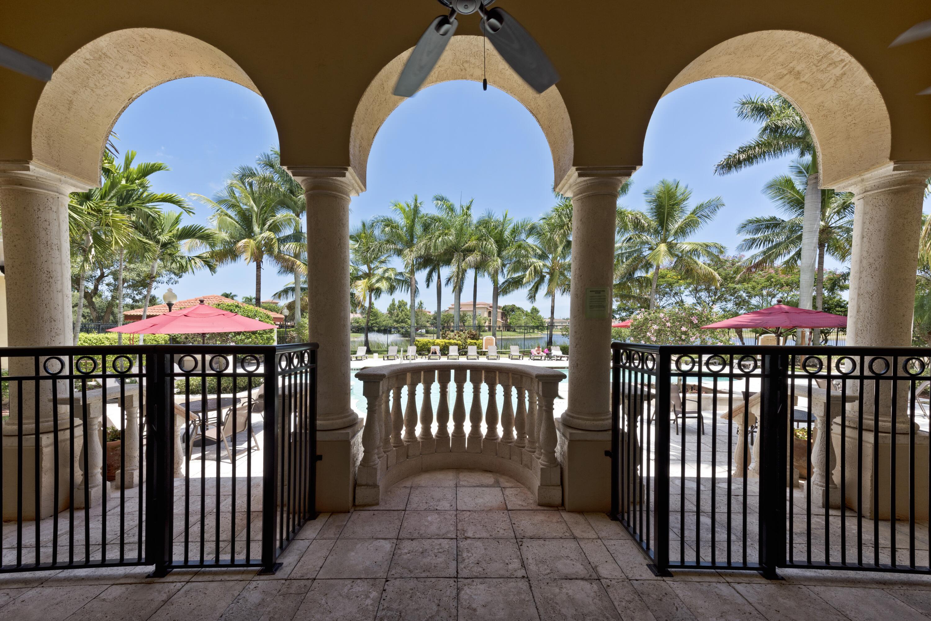 EMERALD ISLE AT LAGUNA LAKES CONDO - Residential