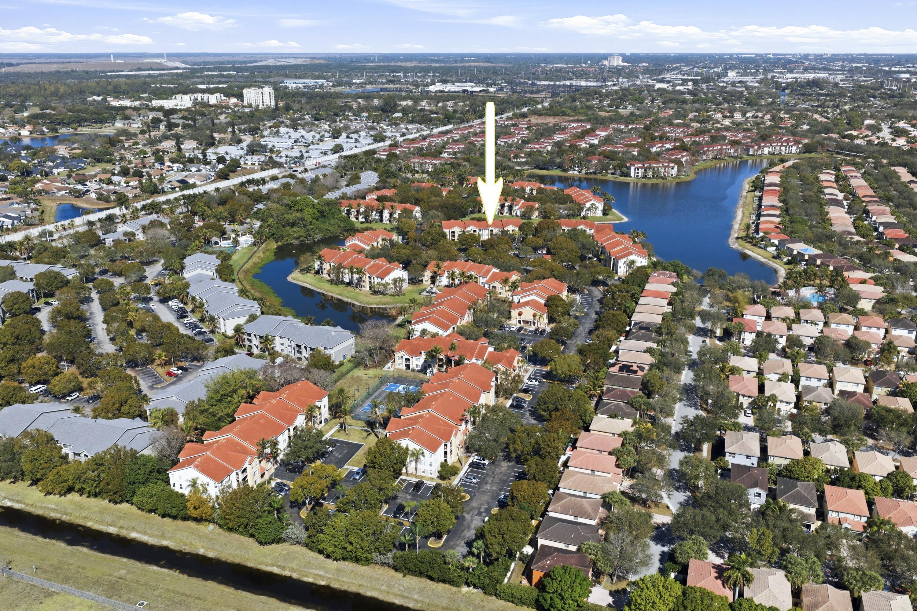 EMERALD ISLE AT LAGUNA LAKES CONDO - Residential