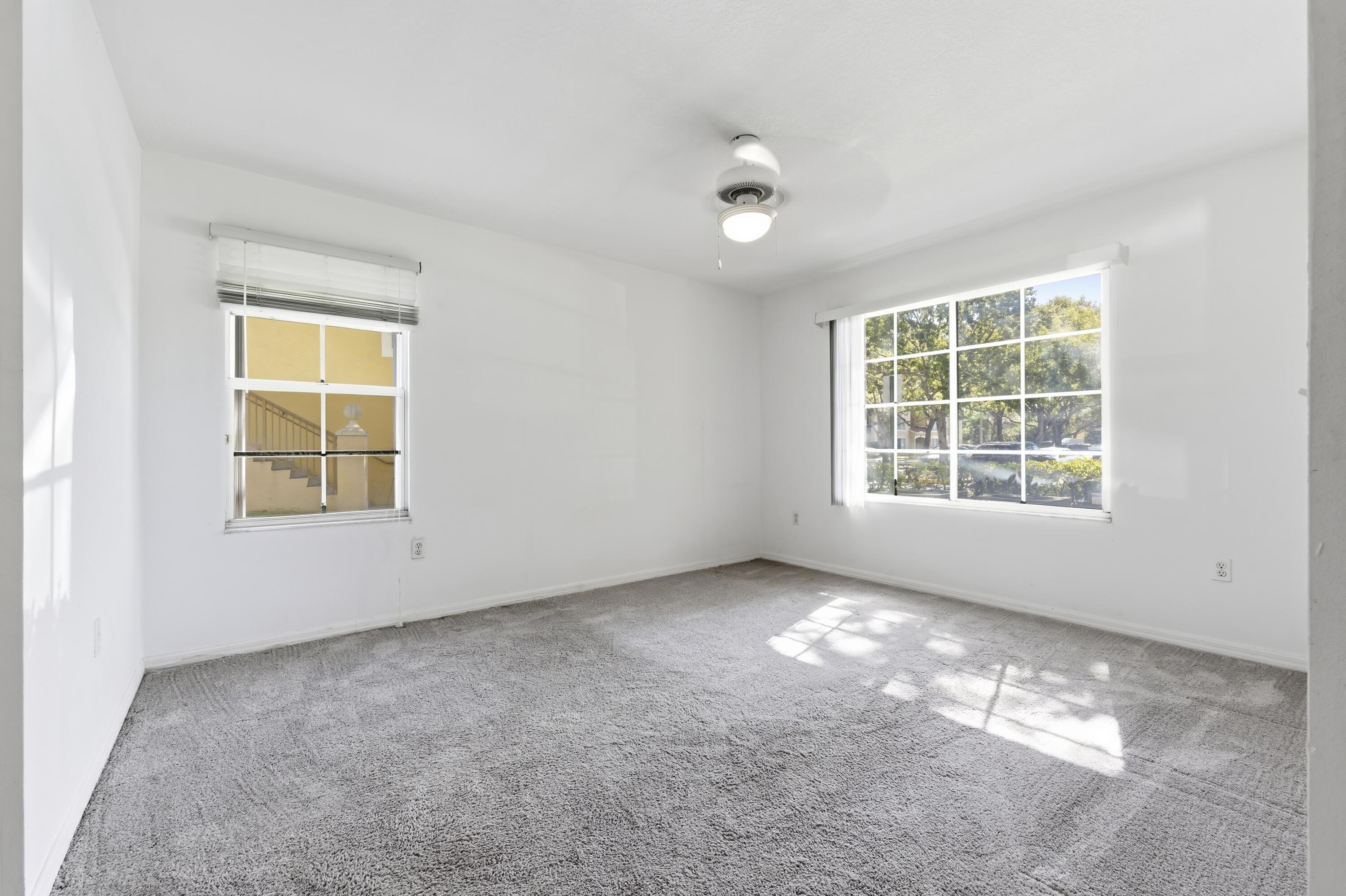 EMERALD ISLE AT LAGUNA LAKES CONDO - Residential