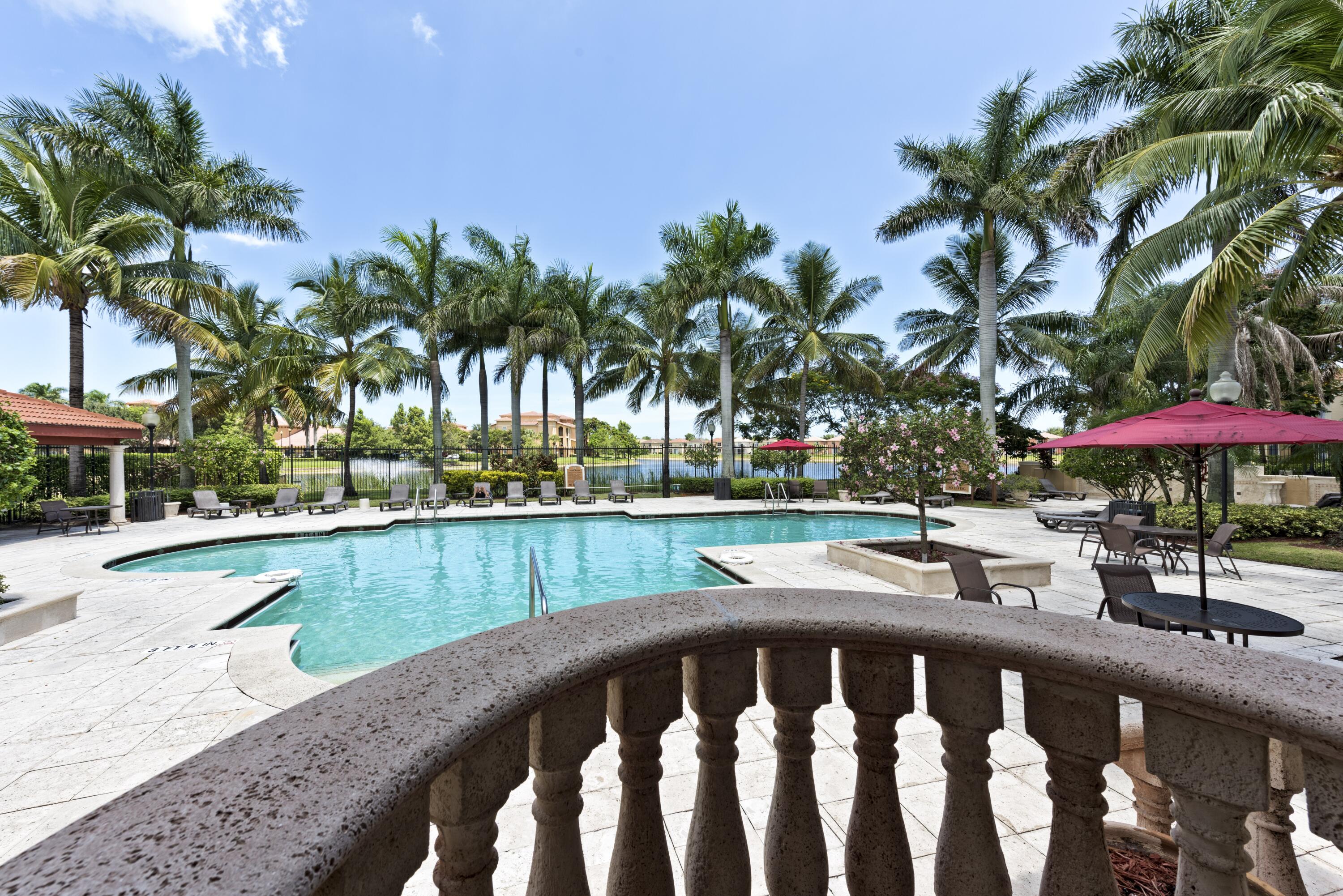 EMERALD ISLE AT LAGUNA LAKES CONDO - Residential