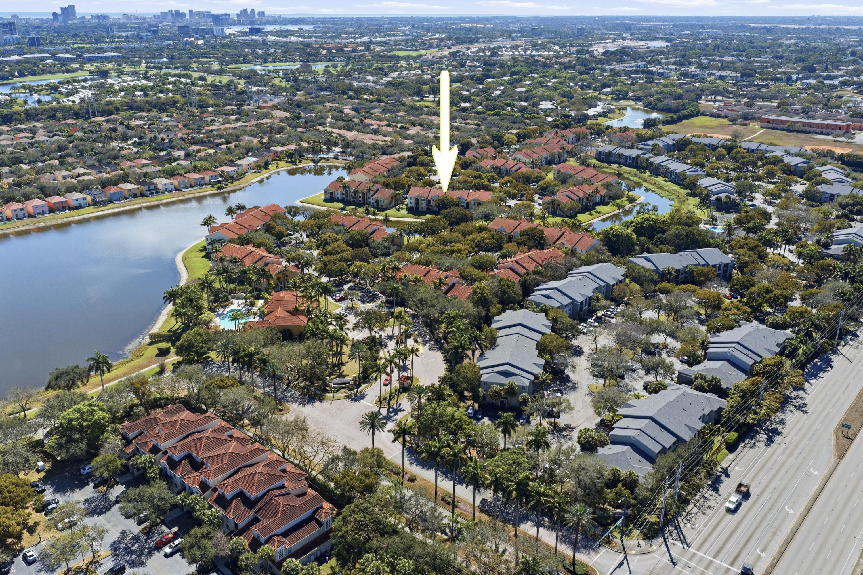 EMERALD ISLE AT LAGUNA LAKES CONDO - Residential