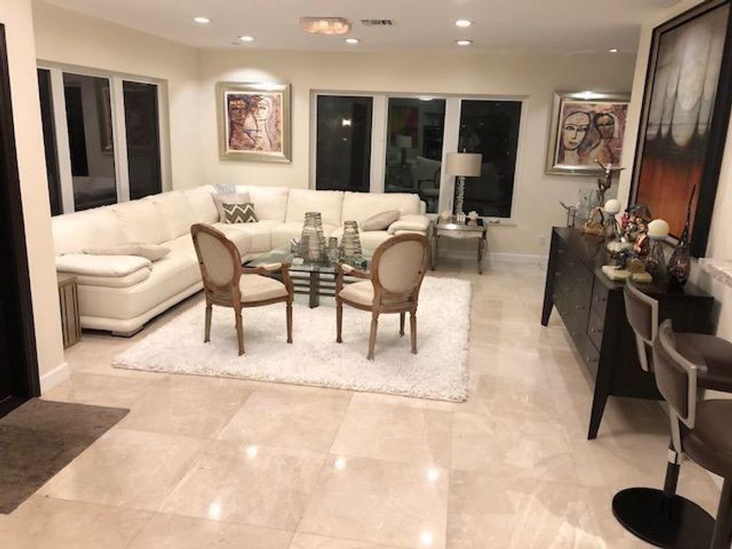 Photo of 2201 SE 20th St, Fort Lauderdale, FL 33316 (MLS # F10533559)