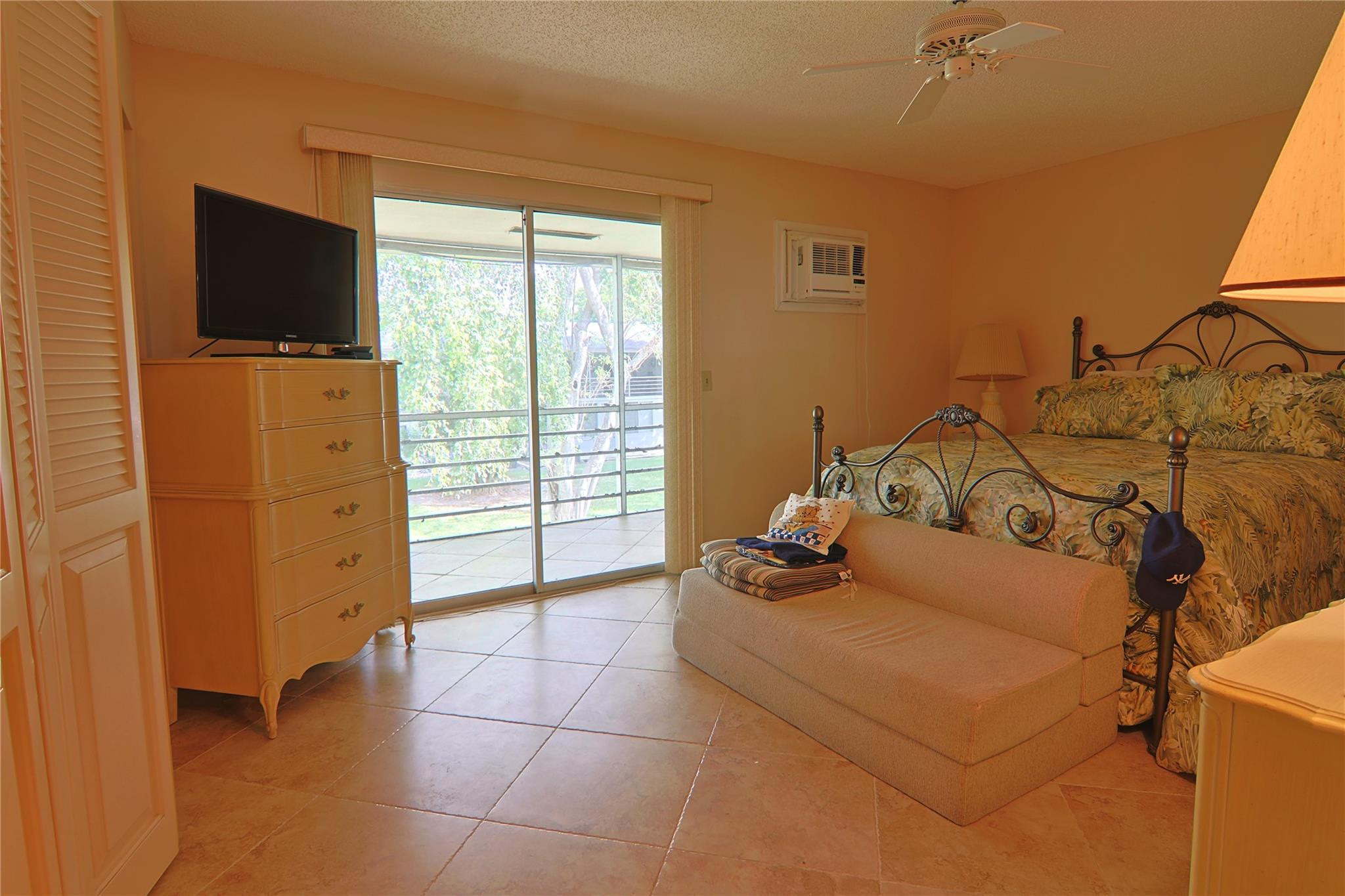 RICHMOND D CONDO - Residential