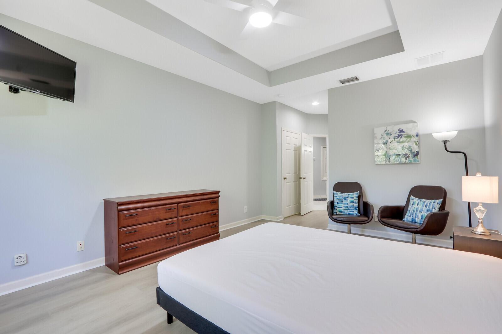 CASTLE PINES CONDOMINIUM - Residential Lease