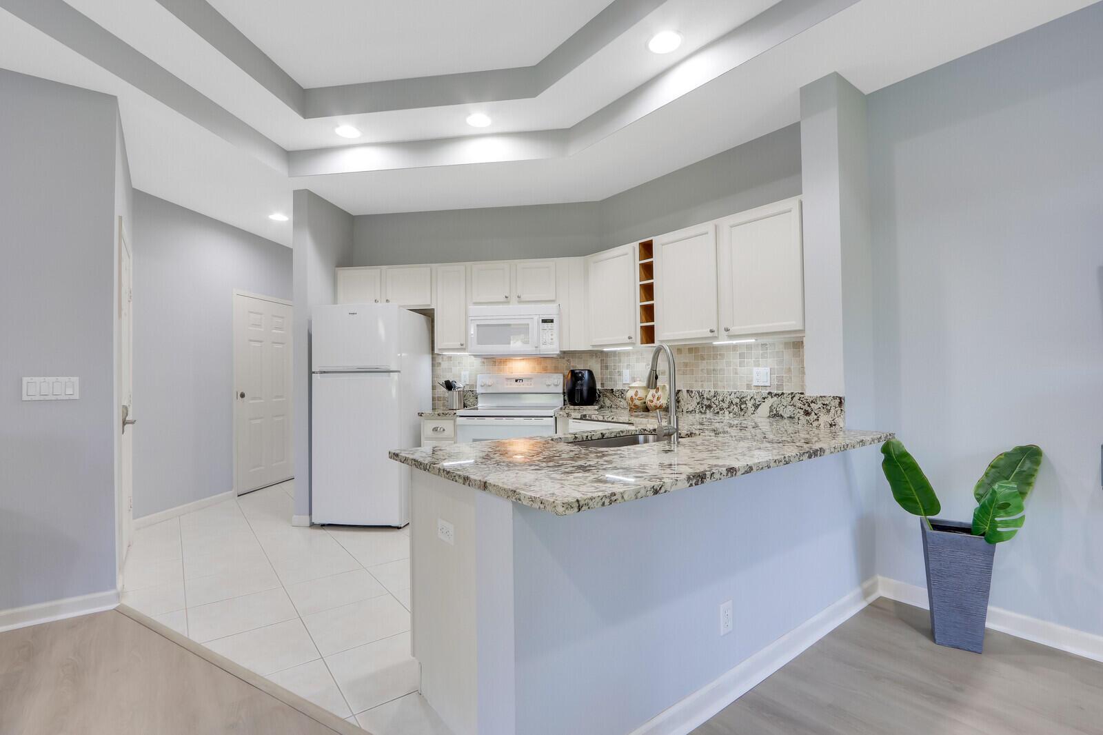 CASTLE PINES CONDOMINIUM - Residential Lease