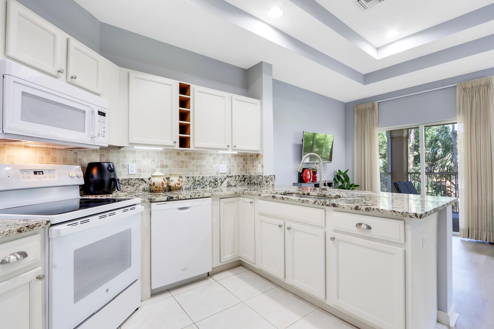 CASTLE PINES CONDOMINIUM - Residential Lease