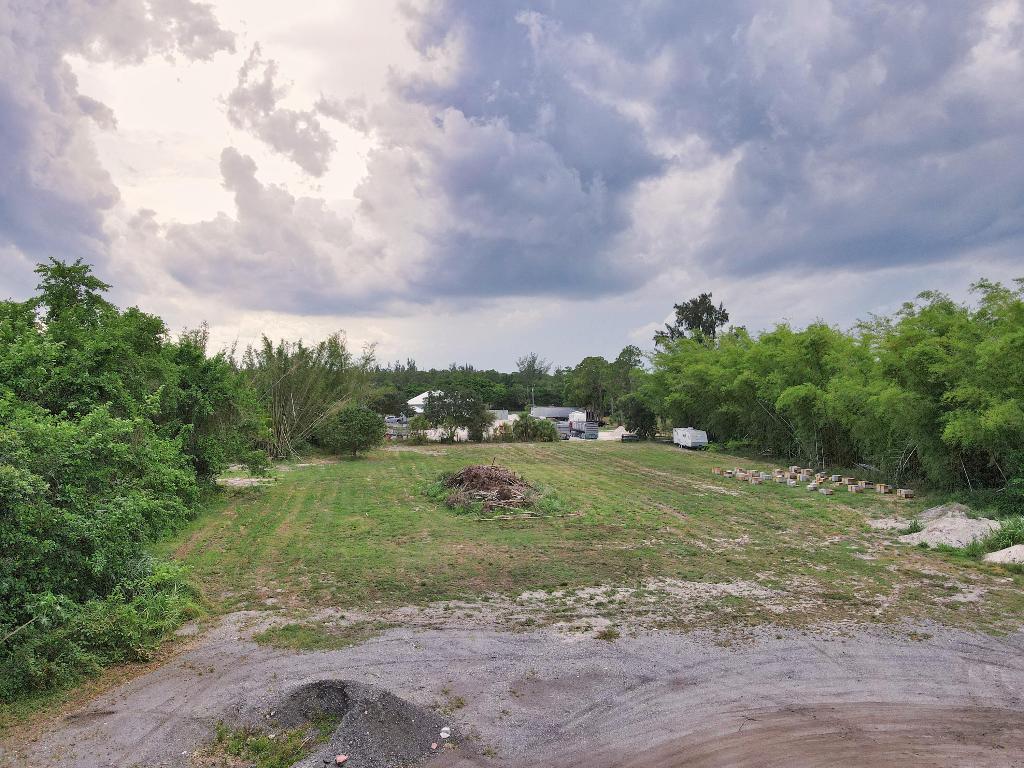 LOXAHATCHEE GROVES - Land