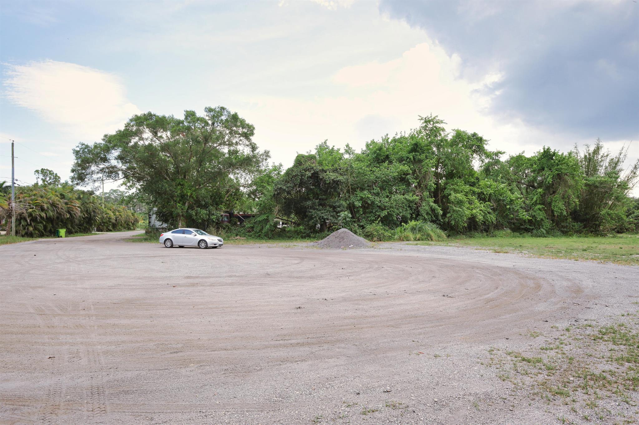 LOXAHATCHEE GROVES - Land