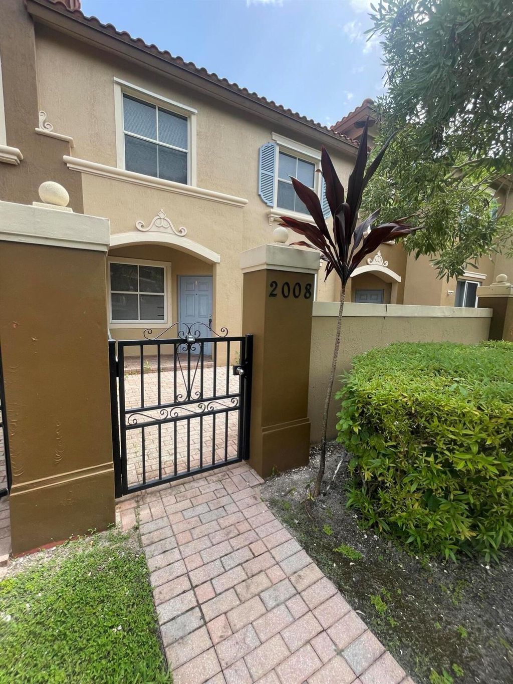 Photo of 6549 Diamond Springs Terrace #2008, West Palm Beach, FL 33411 (MLS # R11121062)