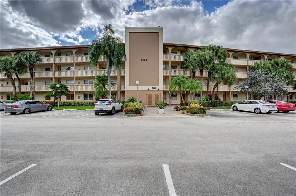 WYNMOOR VILLAGE - Residential